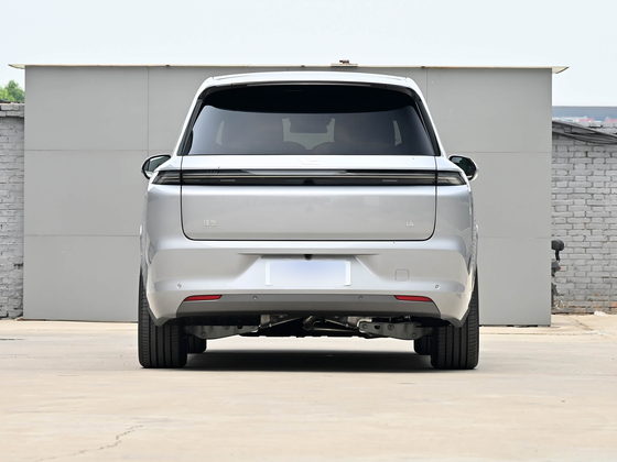 Lixiang L8 — корма